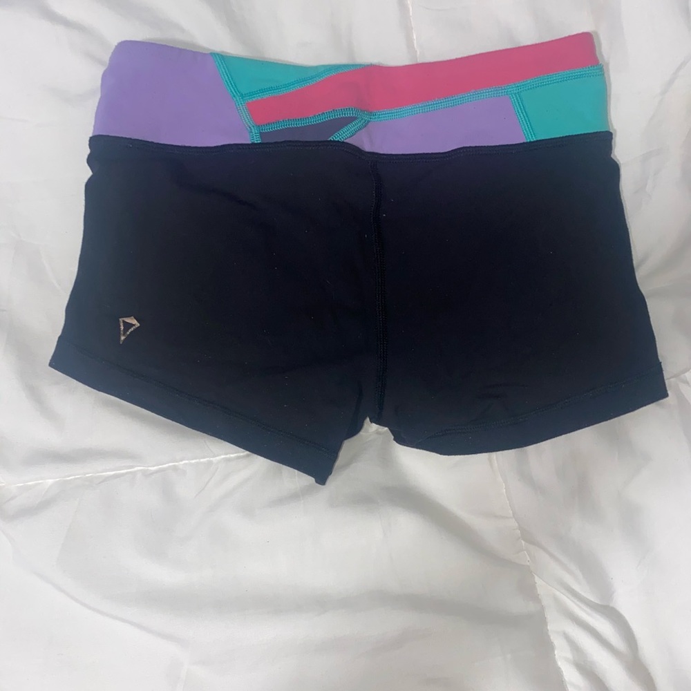 Ivivva spandex shorts - Picture 3 of 4